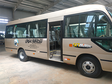 PERFORM a exporté et expédié un minibus Coaster vers l'Algérie